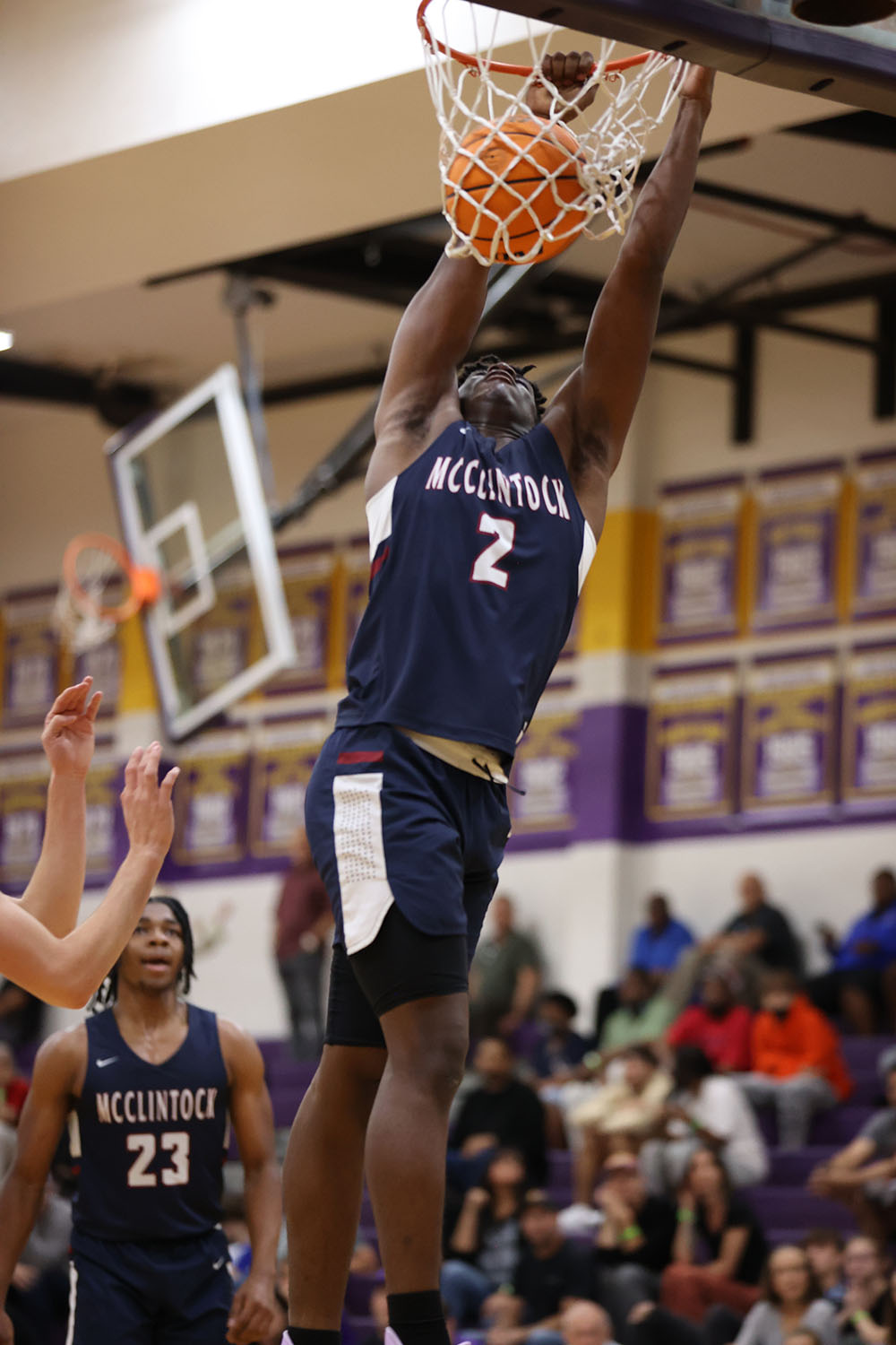 Erenzo Scroggins with the Dunk!