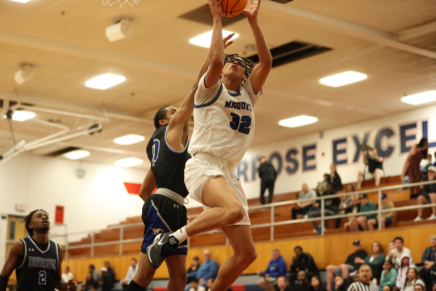 Mesquite driving to the basket