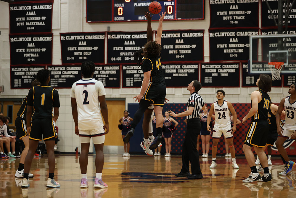 McClintock vs Saguaro tipoff!